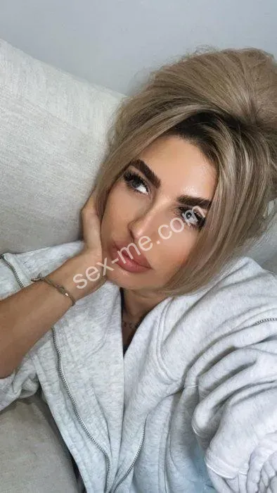 Ella photo 3