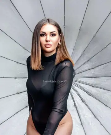 Mia preview