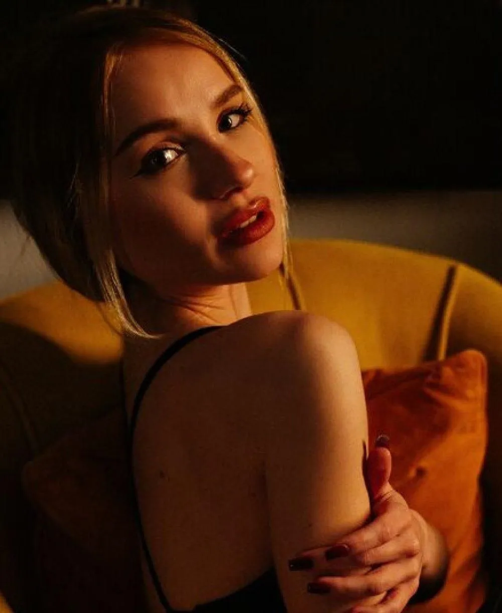 Defne photo 3