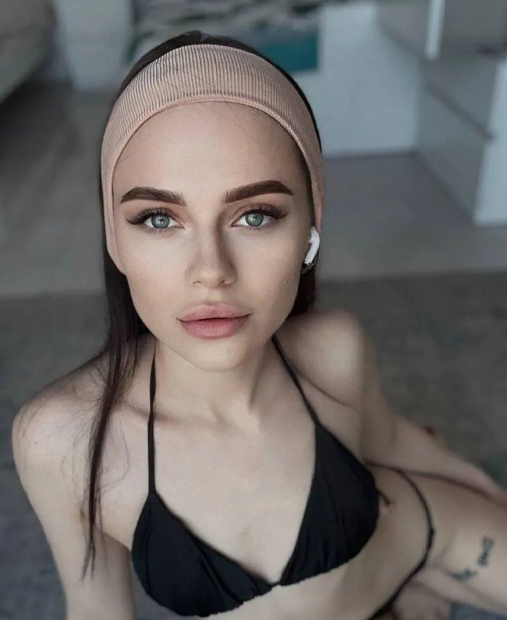 Alina photo 1