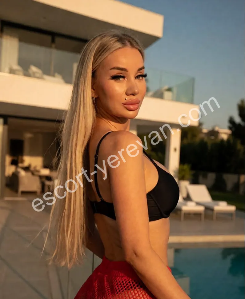 Alina 33