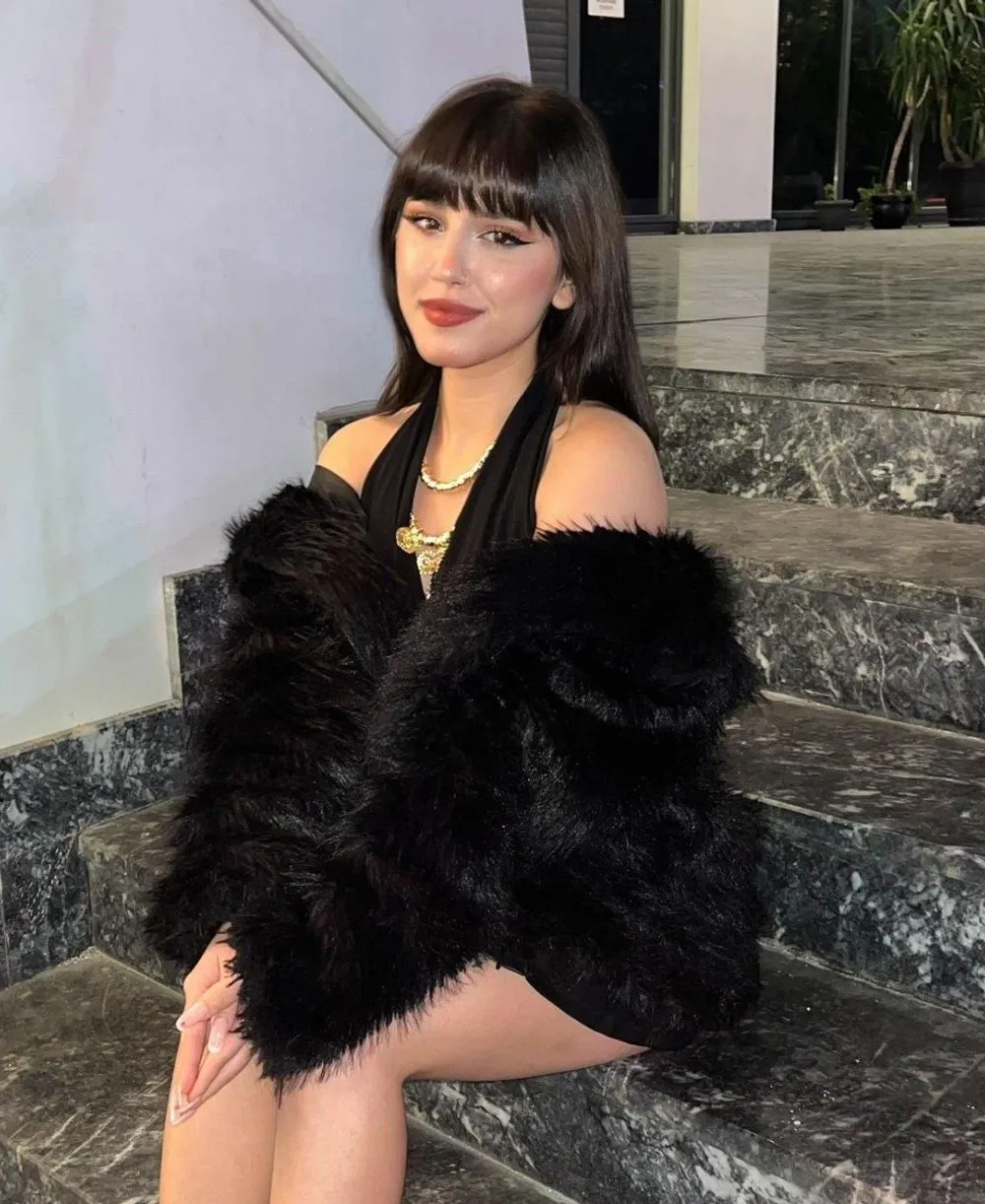 Burcu photo 3
