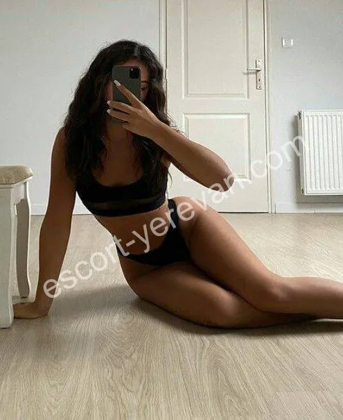 Anna photo 7