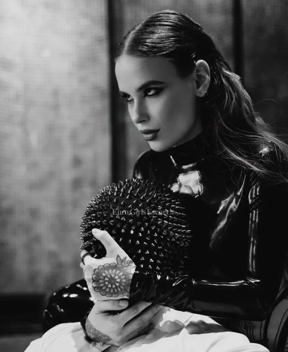 Vivien photo 3