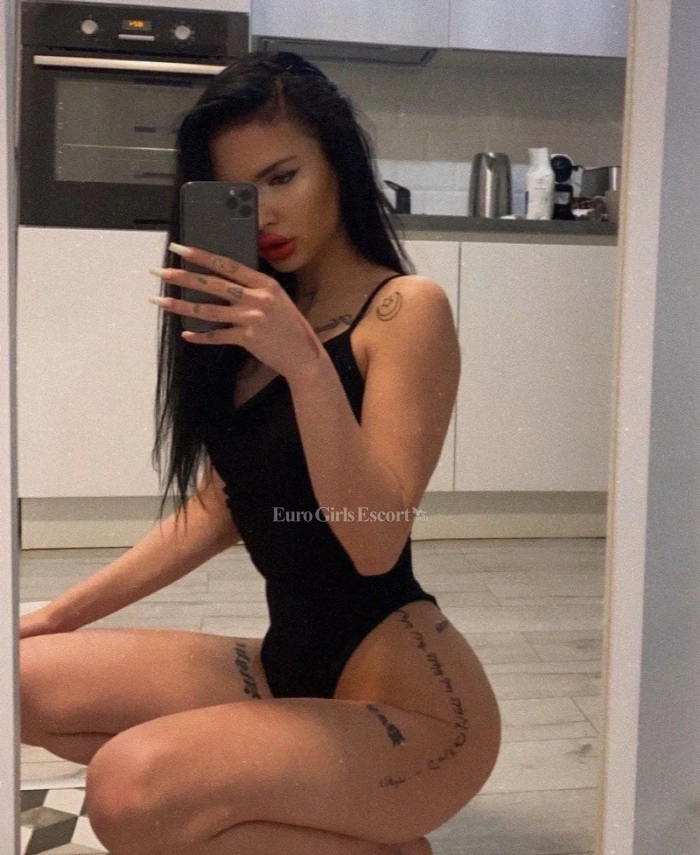Roberta photo 1