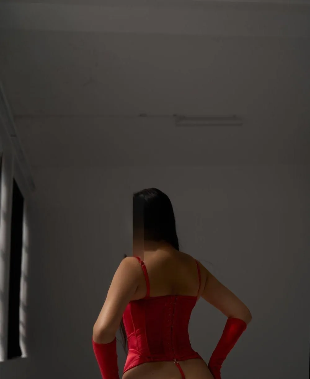Alina photo 3