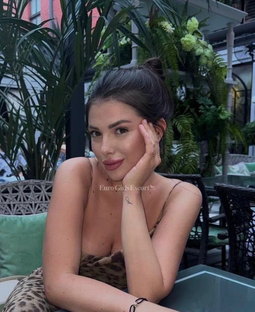 Eva photo 2
