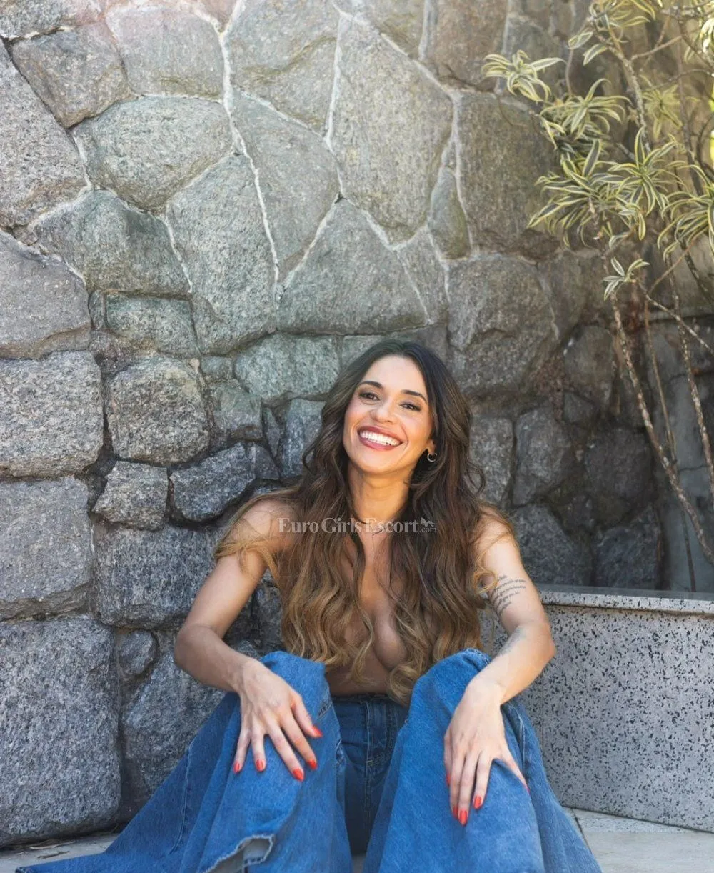 Mayaralyn photo 3