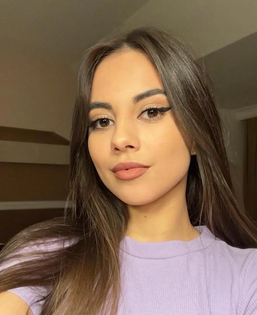 Alina photo 1