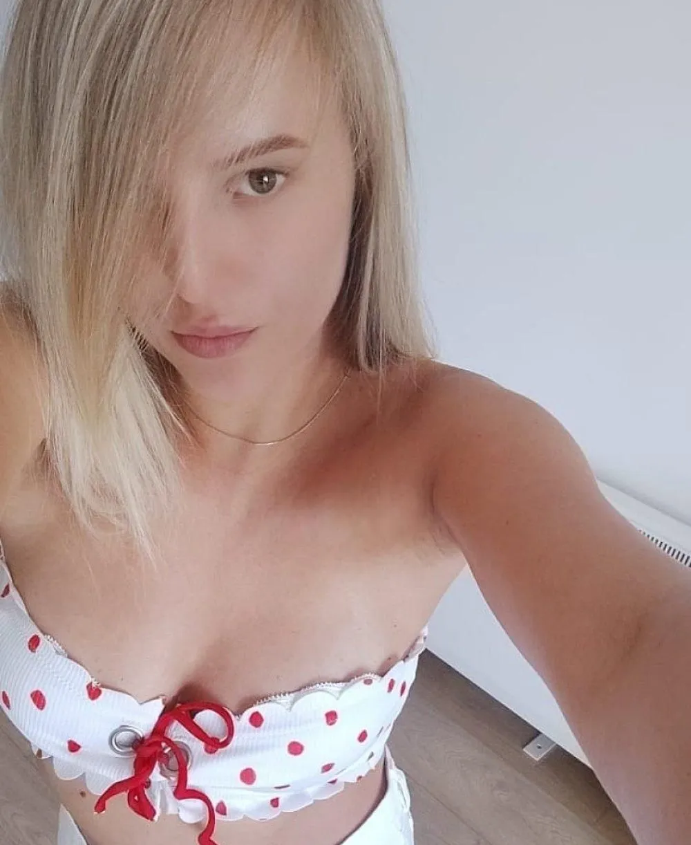 Milana photo 1